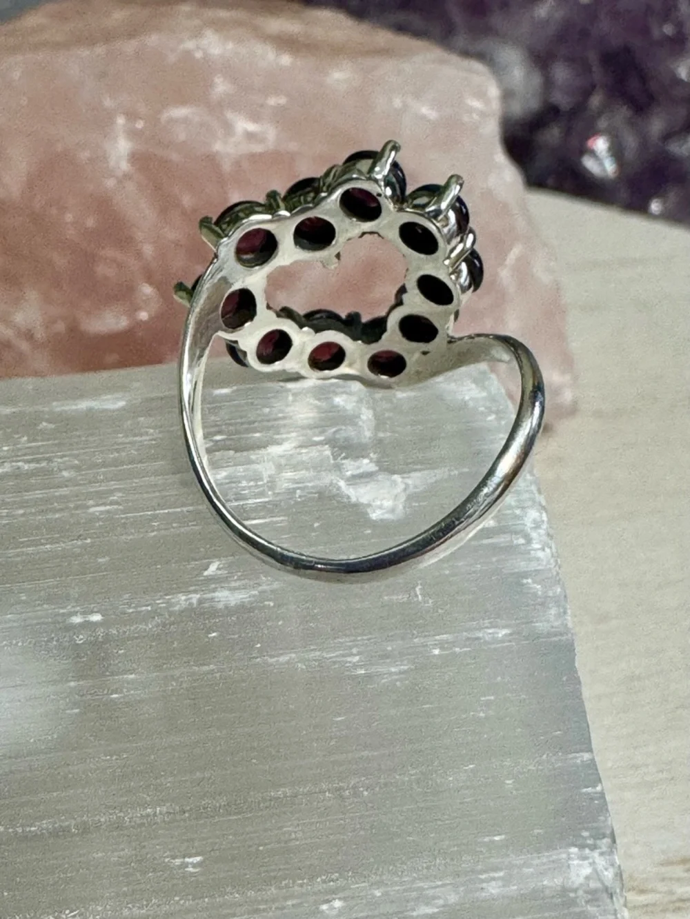 925 Sterling Garnet Gemstone Heart Ring - Deep Red - Picture 4 of 6